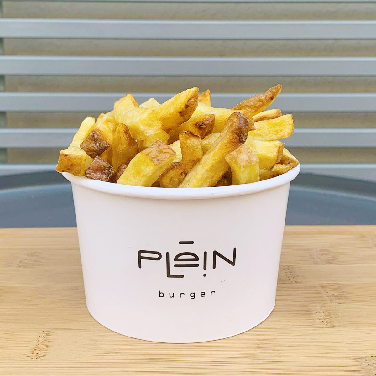 Danielle Gracioso Graphic Designer Vancouver BC Canada – Logo food industry Plein Burger