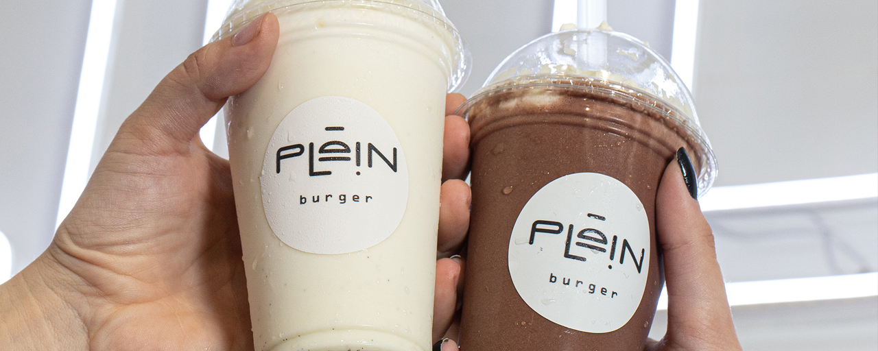 Danielle Gracioso Graphic Designer Vancouver BC Canada – Plein Burger logo industry food